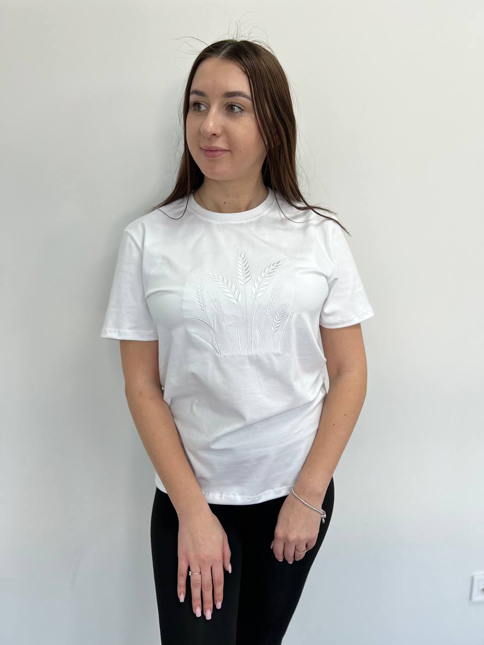 Футболка з вишивкою класична преміум S - XL
